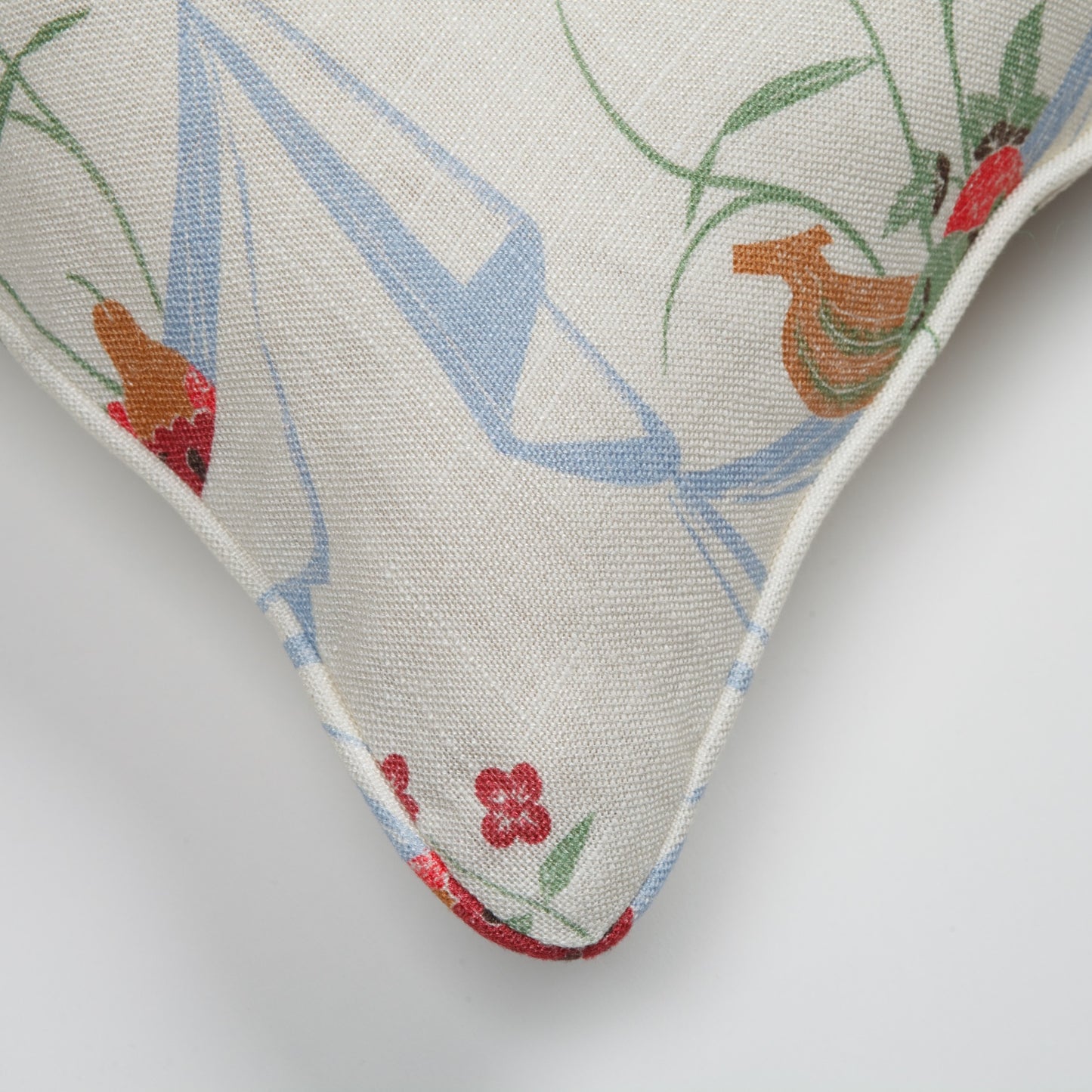 Napkin/Fruit print cushion, white/wedgwood